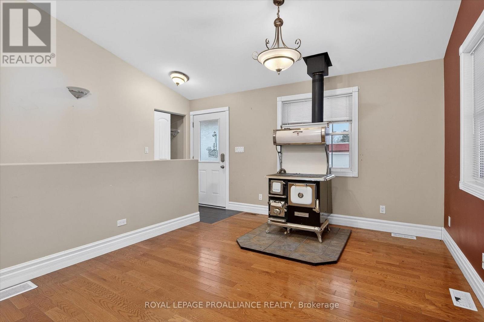 2258 County Road 45, Asphodel-Norwood (Norwood), Ontario  K0L 2V0 - Photo 9 - X12642732