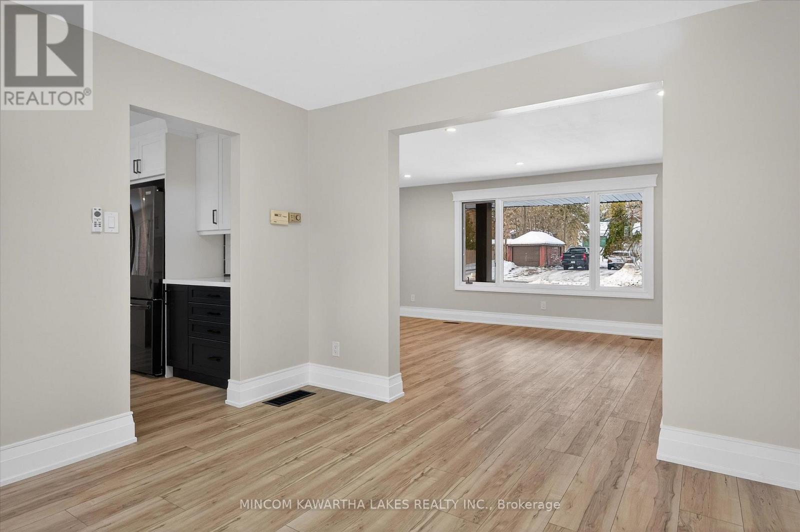 1320 Albertus Avenue, Peterborough (Town Ward 3), Ontario  K9J 7S3 - Photo 12 - X12642962