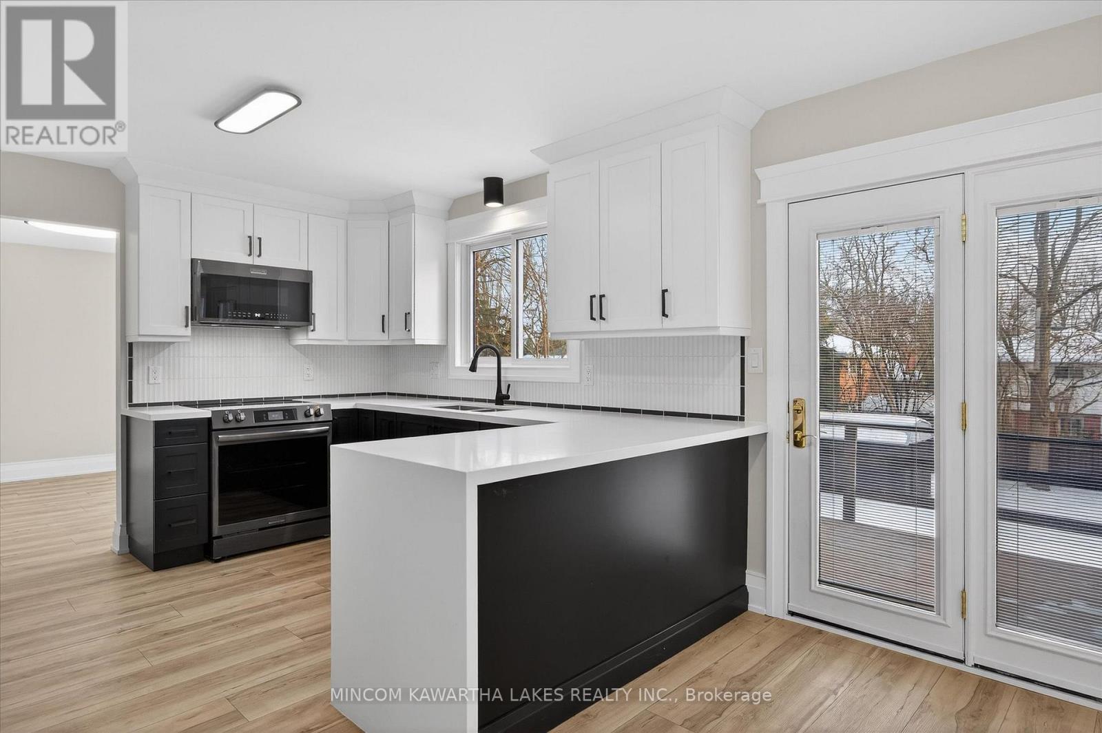 1320 Albertus Avenue, Peterborough (Town Ward 3), Ontario  K9J 7S3 - Photo 15 - X12642962