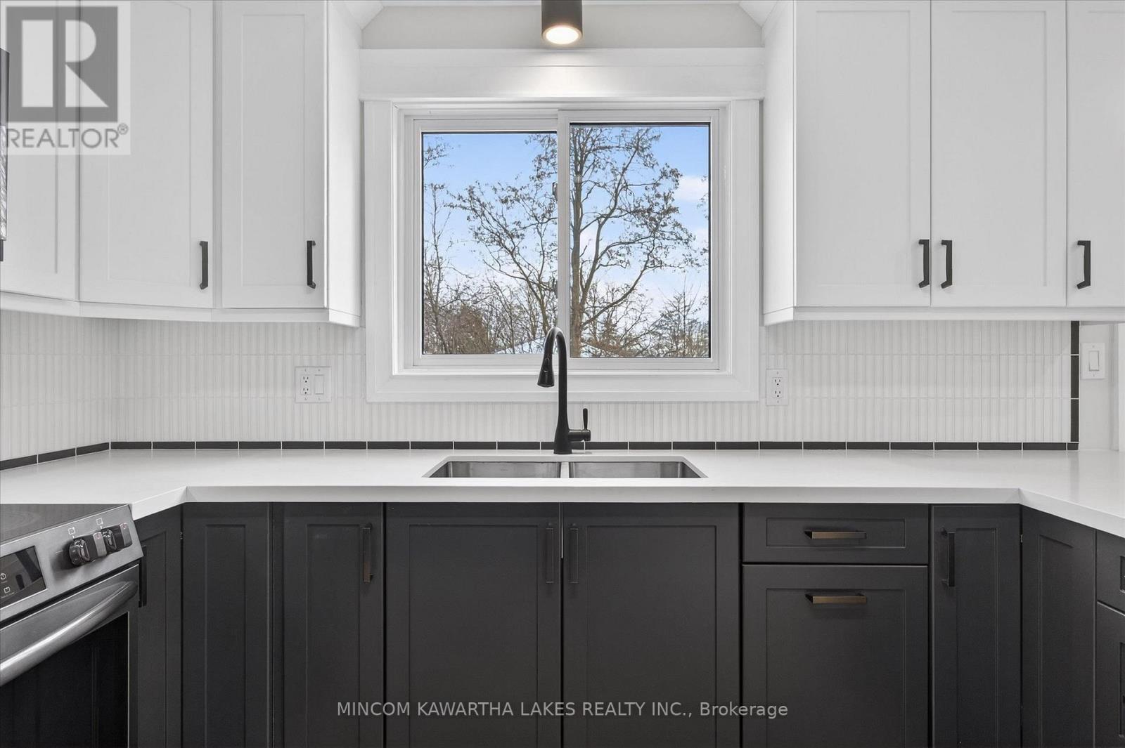 1320 Albertus Avenue, Peterborough (Town Ward 3), Ontario  K9J 7S3 - Photo 17 - X12642962