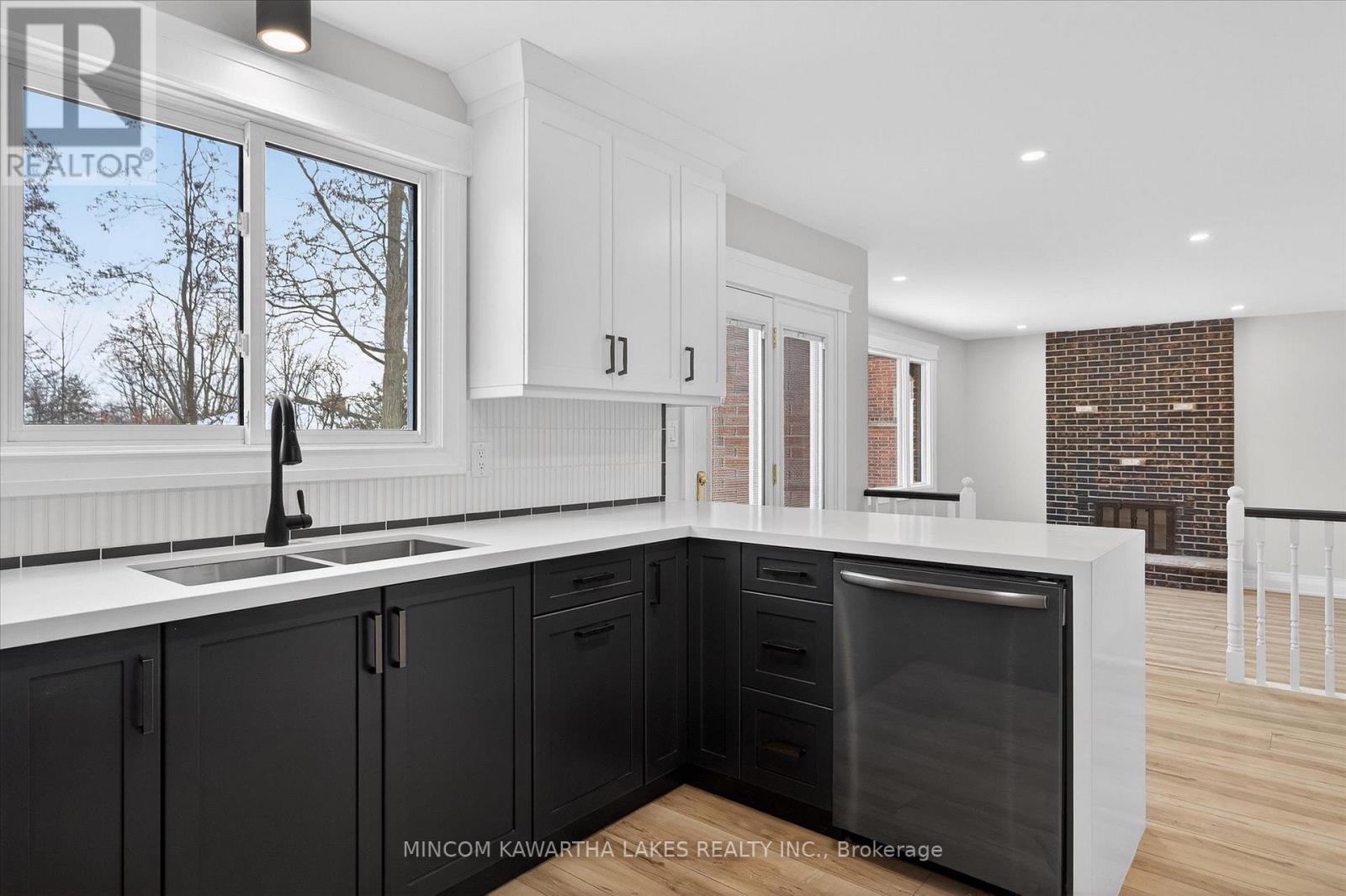 1320 Albertus Avenue, Peterborough (Town Ward 3), Ontario  K9J 7S3 - Photo 18 - X12642962