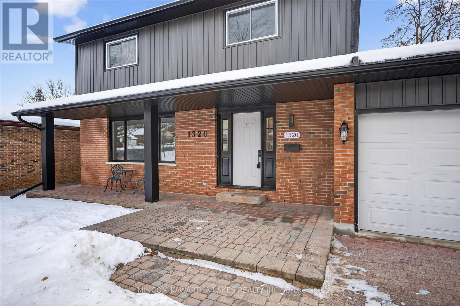 1320 Albertus Avenue, Peterborough (Town Ward 3), Ontario  K9J 7S3 - Photo 3 - X12642962
