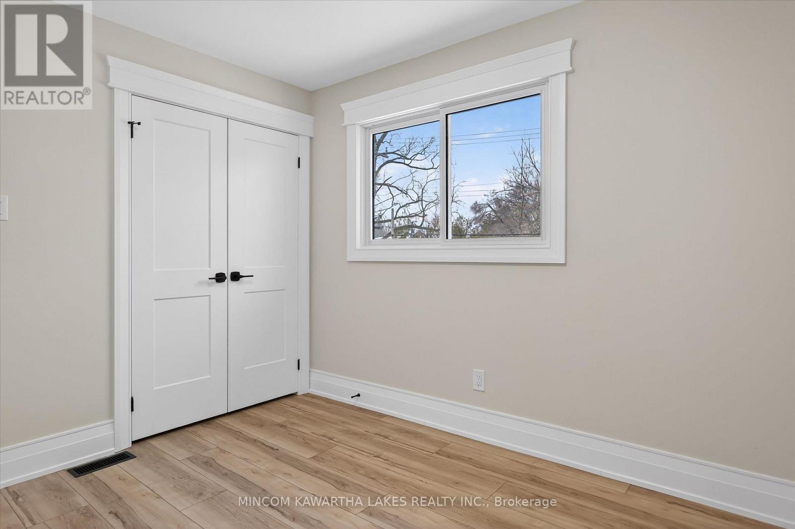 1320 Albertus Avenue, Peterborough (Town Ward 3), Ontario  K9J 7S3 - Photo 38 - X12642962