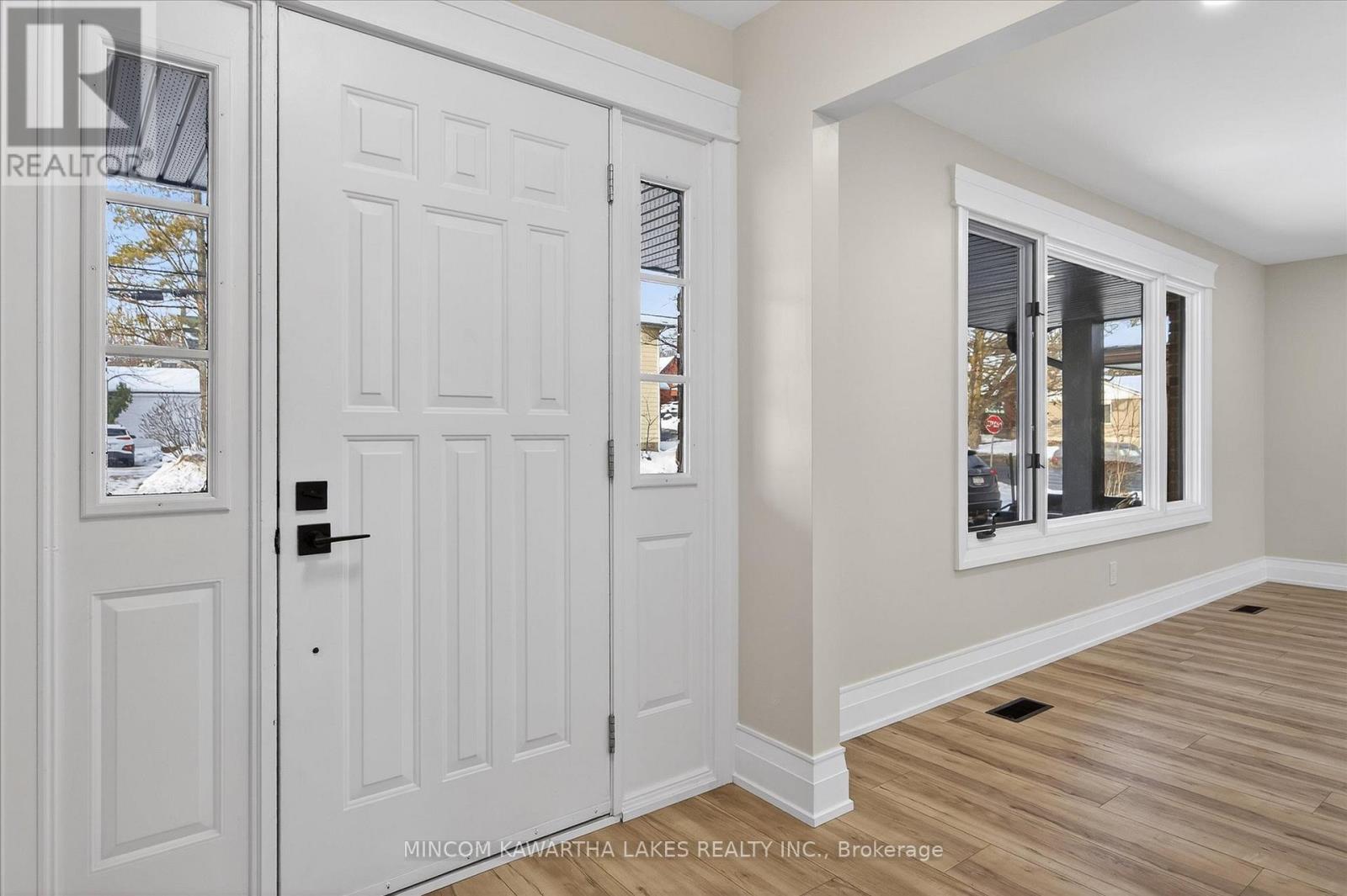 1320 Albertus Avenue, Peterborough (Town Ward 3), Ontario  K9J 7S3 - Photo 4 - X12642962