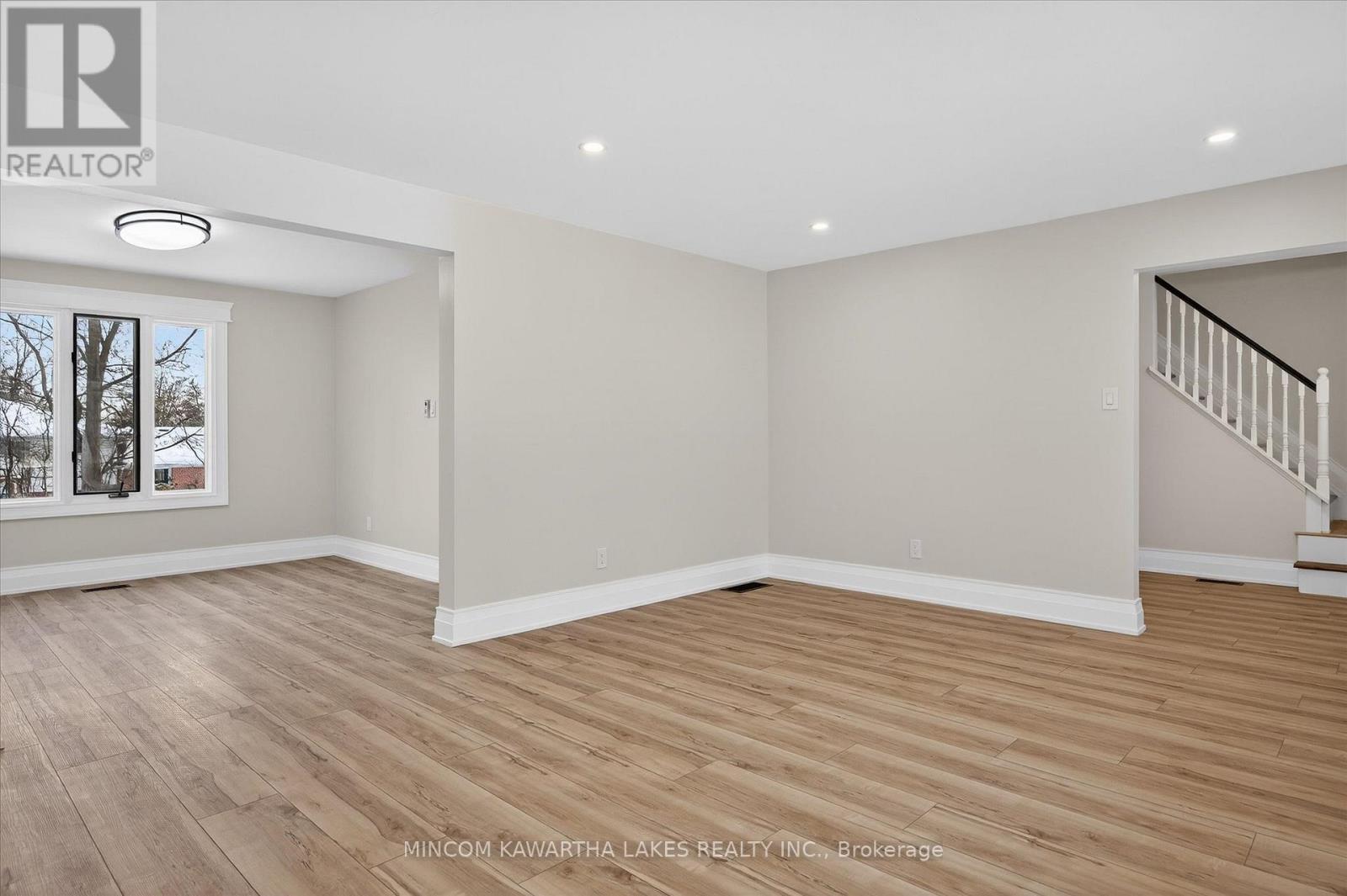 1320 Albertus Avenue, Peterborough (Town Ward 3), Ontario  K9J 7S3 - Photo 8 - X12642962