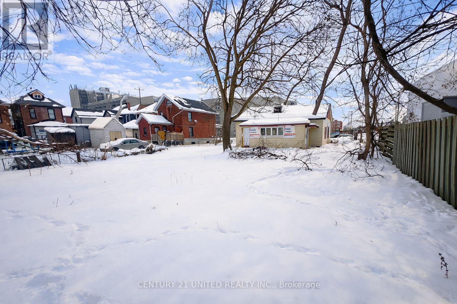 263 Bethune Street, Peterborough (Town Ward 3), Ontario  K9J 3L5 - Photo 5 - X12643058