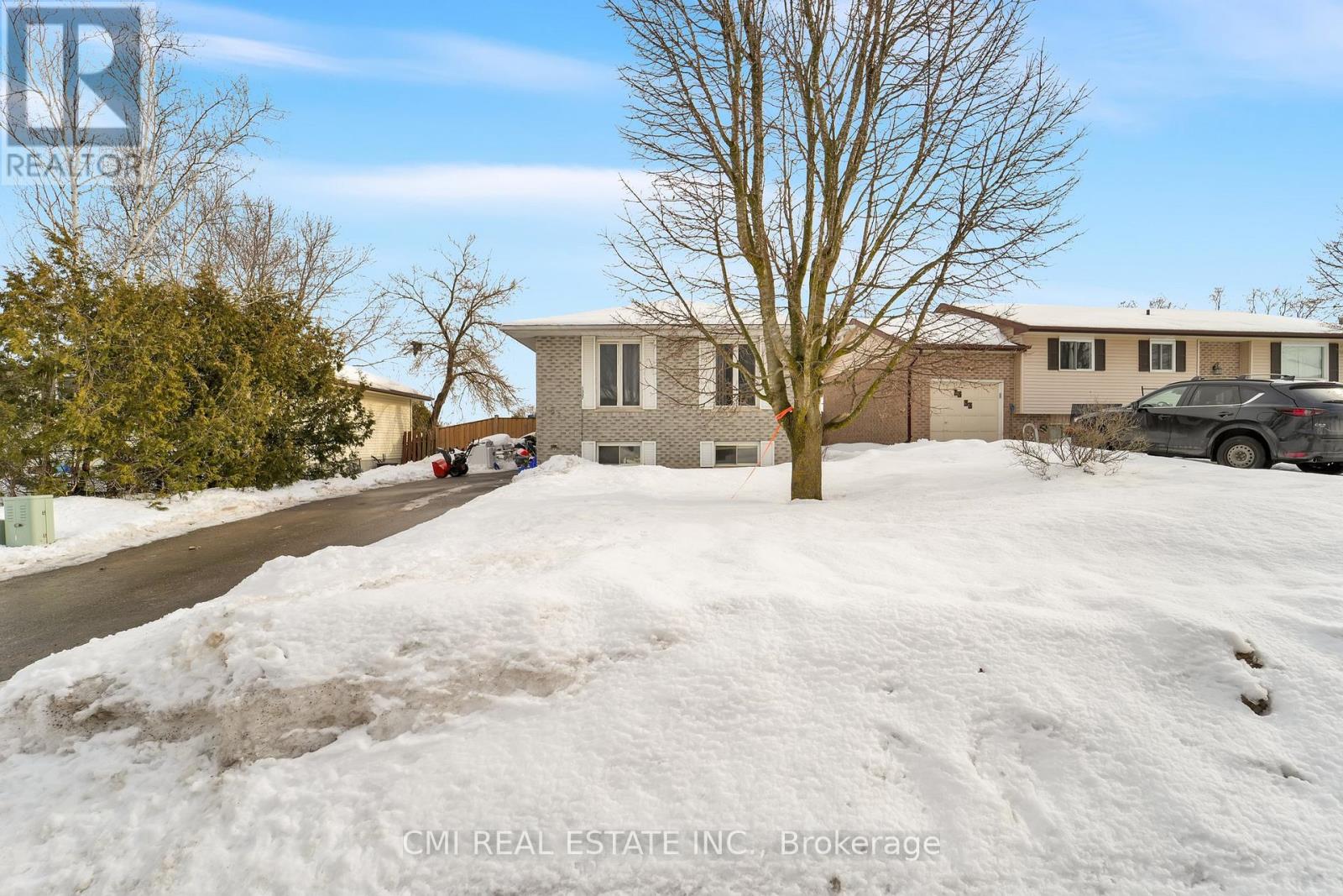 1337 Tudor Crescent, Peterborough (Ashburnham Ward 4), Ontario  K9L 1X1 - Photo 2 - X12642970