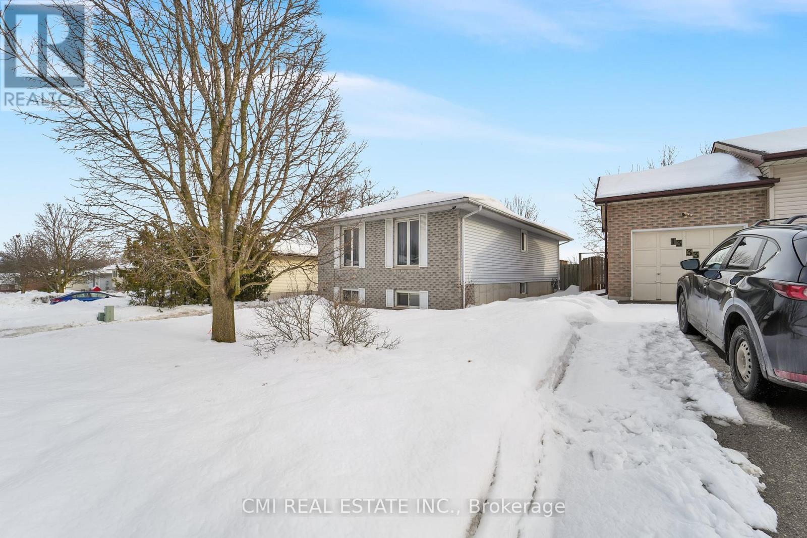 1337 Tudor Crescent, Peterborough (Ashburnham Ward 4), Ontario  K9L 1X1 - Photo 3 - X12642970