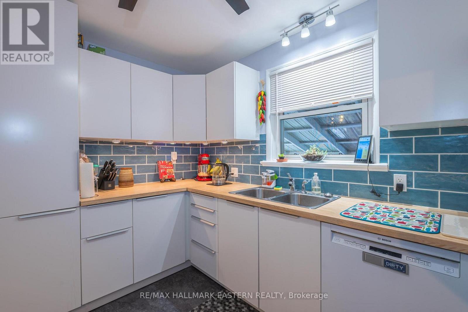 845 Gilbert Street, Peterborough (Northcrest Ward 5), Ontario  K9H 6G6 - Photo 11 - X12643218