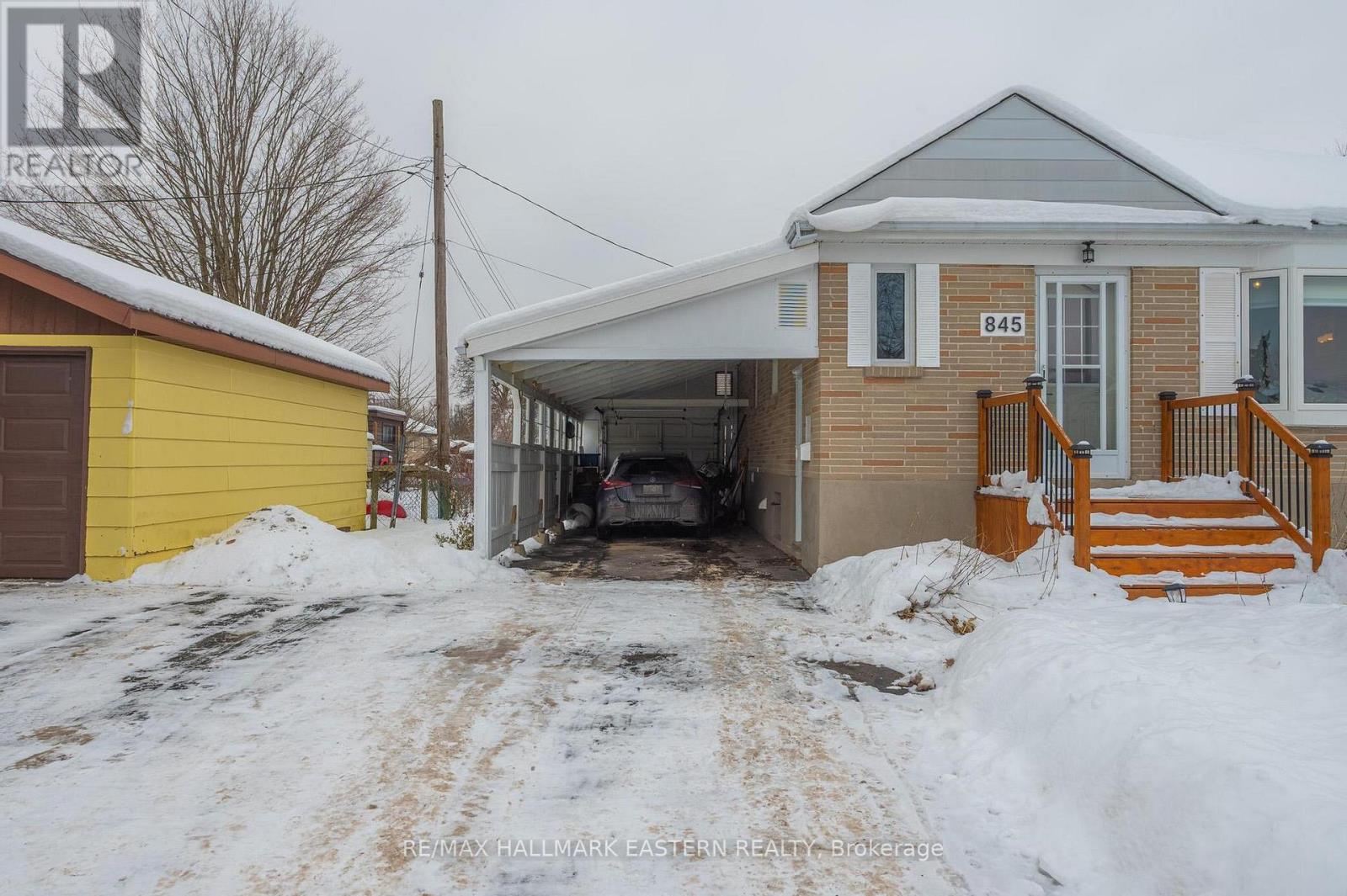 845 Gilbert Street, Peterborough (Northcrest Ward 5), Ontario  K9H 6G6 - Photo 2 - X12643218