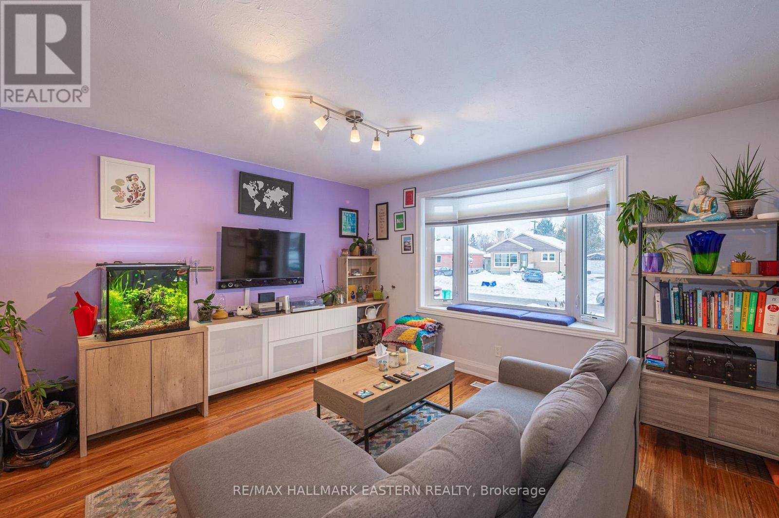 845 Gilbert Street, Peterborough (Northcrest Ward 5), Ontario  K9H 6G6 - Photo 4 - X12643218