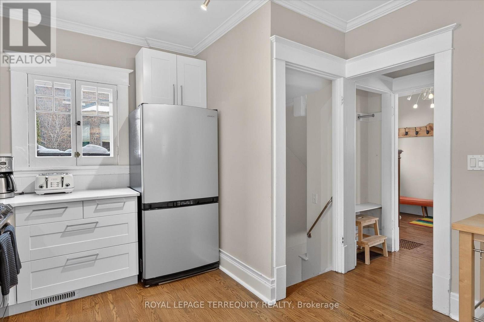 53 Benson Avenue, Peterborough (Northcrest Ward 5), Ontario  K9H 5X7 - Photo 12 - X12643320