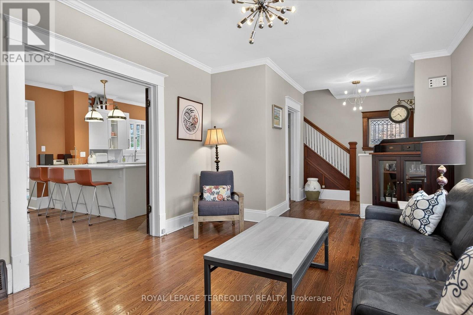 53 Benson Avenue, Peterborough (Northcrest Ward 5), Ontario  K9H 5X7 - Photo 3 - X12643320