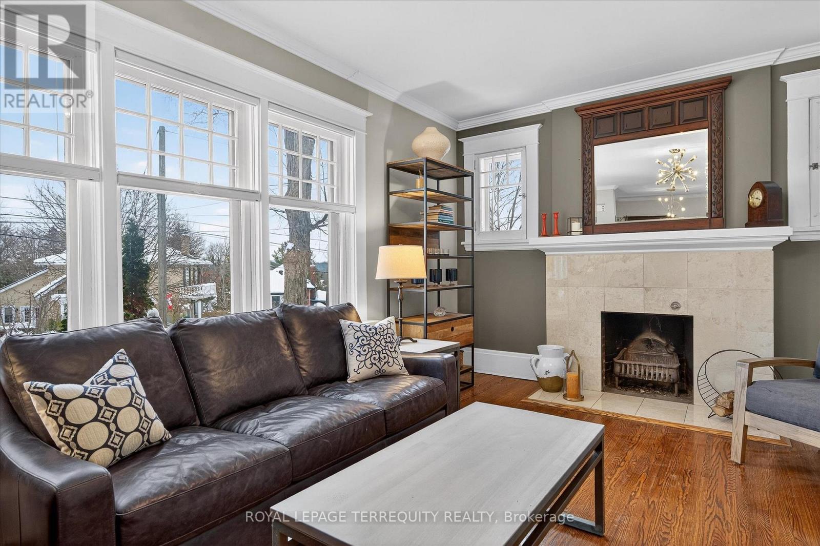 53 Benson Avenue, Peterborough (Northcrest Ward 5), Ontario  K9H 5X7 - Photo 5 - X12643320