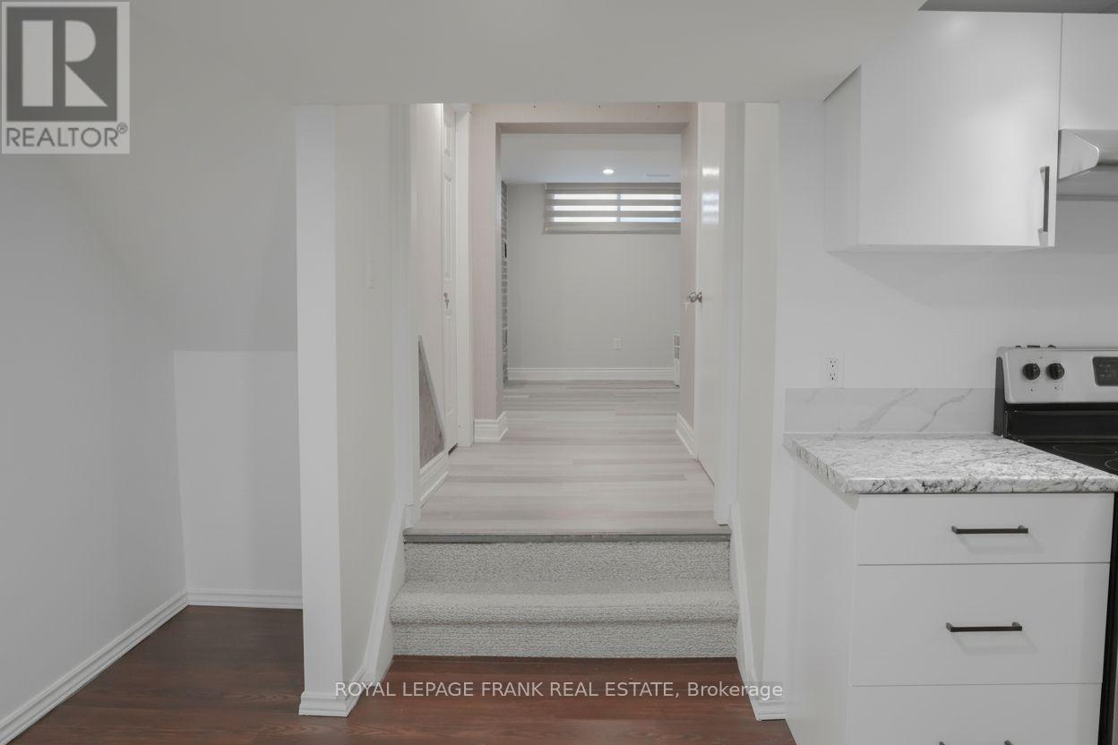 1 Crescent Court, Kawartha Lakes (Lindsay), Ontario  K9V 3Y8 - Photo 14 - X12643588