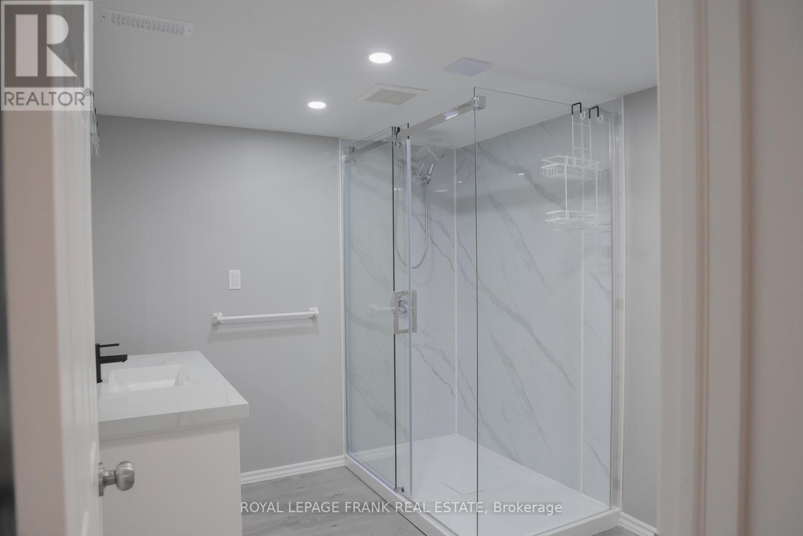 1 Crescent Court, Kawartha Lakes (Lindsay), Ontario  K9V 3Y8 - Photo 15 - X12643588