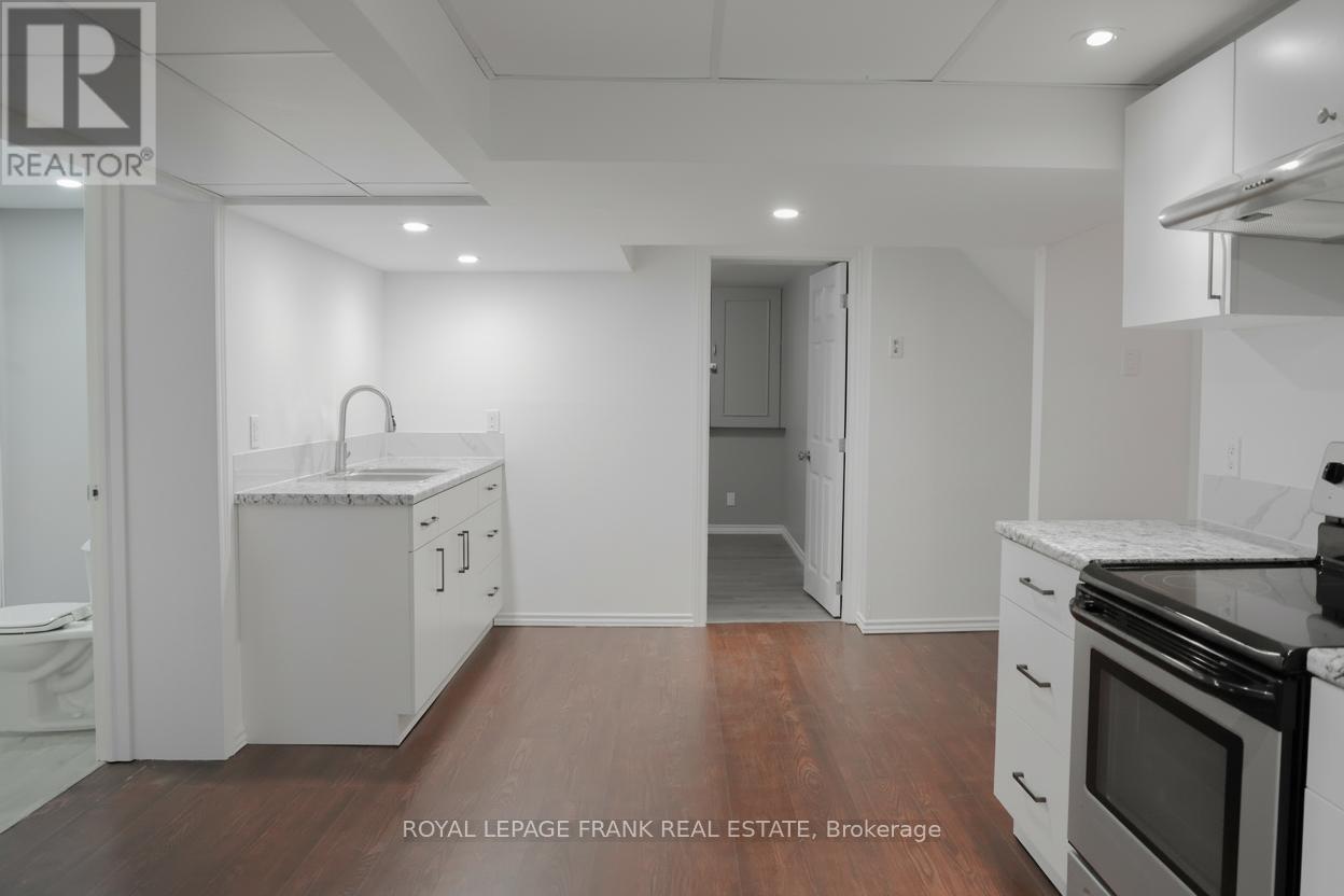 1 Crescent Court, Kawartha Lakes (Lindsay), Ontario  K9V 3Y8 - Photo 5 - X12643588