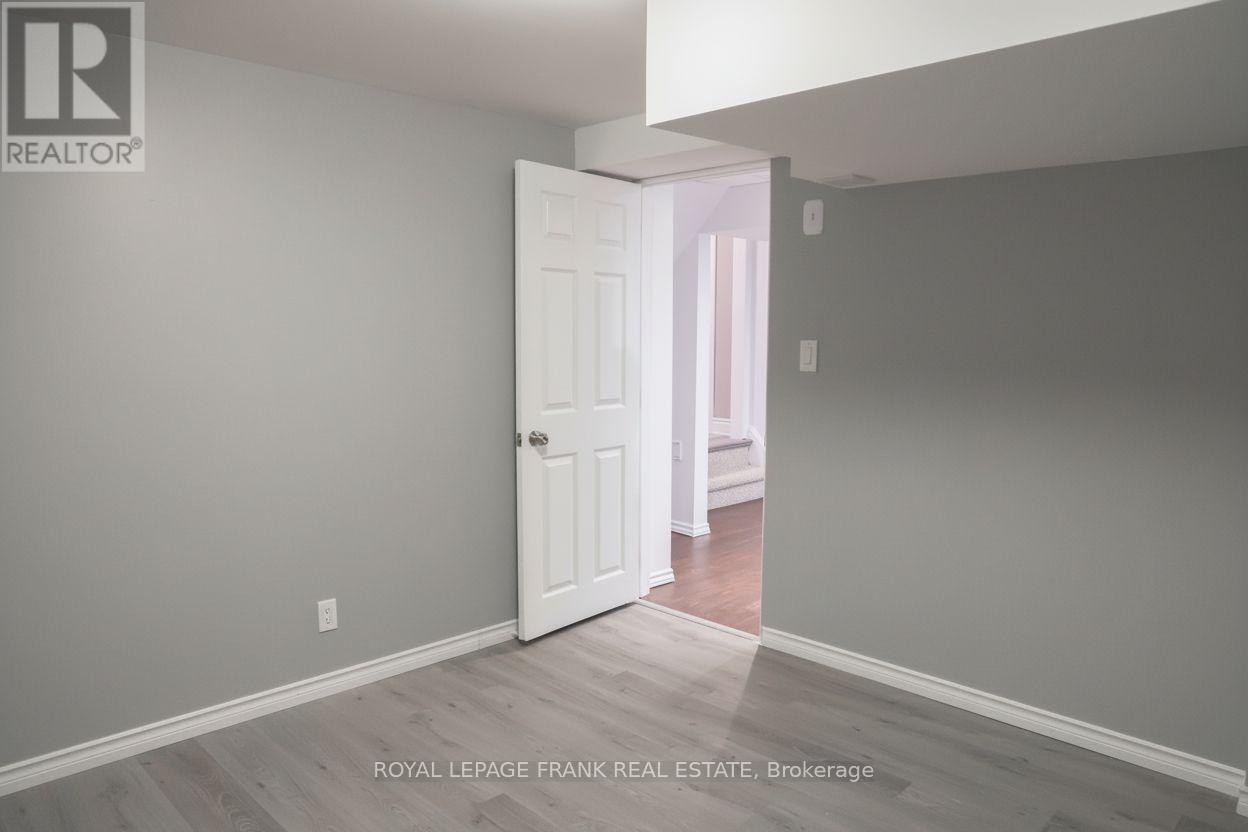 1 Crescent Court, Kawartha Lakes (Lindsay), Ontario  K9V 3Y8 - Photo 8 - X12643588