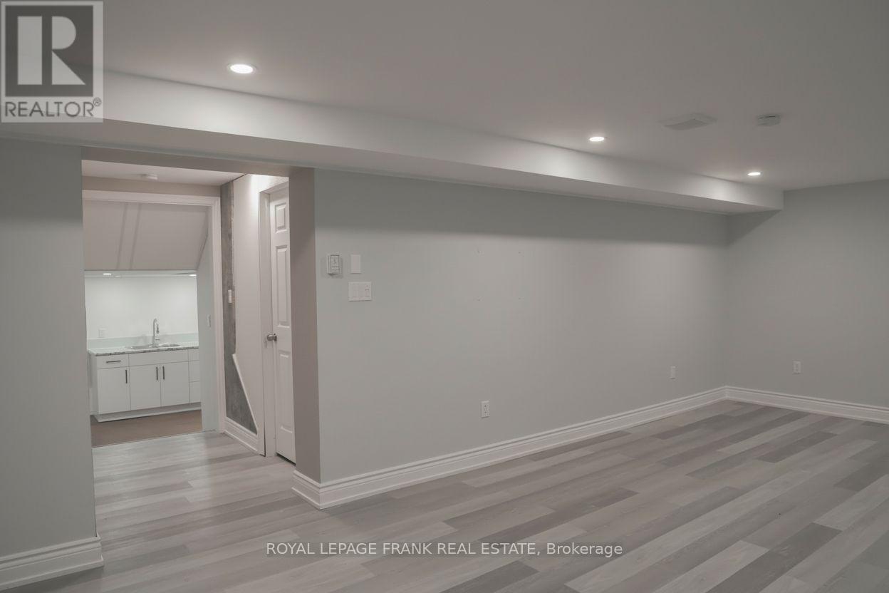 1 Crescent Court, Kawartha Lakes (Lindsay), Ontario  K9V 3Y8 - Photo 9 - X12643588