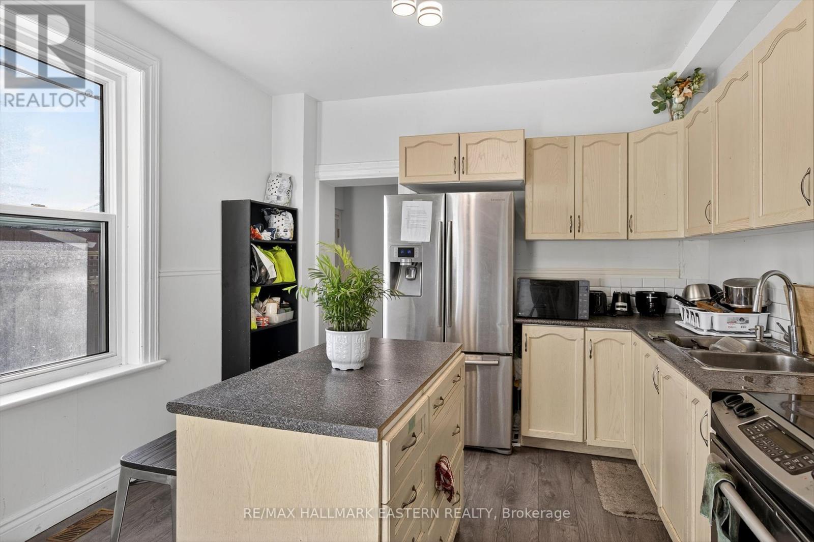 271 Thomas Street, Peterborough (Town Ward 3), Ontario  K9J 5E7 - Photo 18 - X12644024