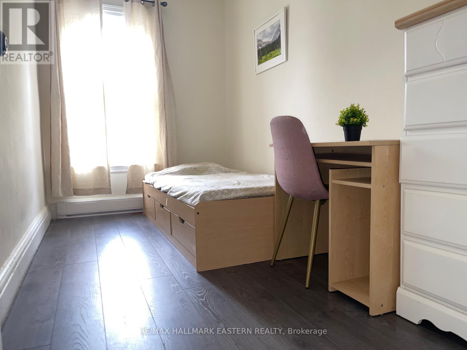 271 Thomas Street, Peterborough (Town Ward 3), Ontario  K9J 5E7 - Photo 26 - X12644024