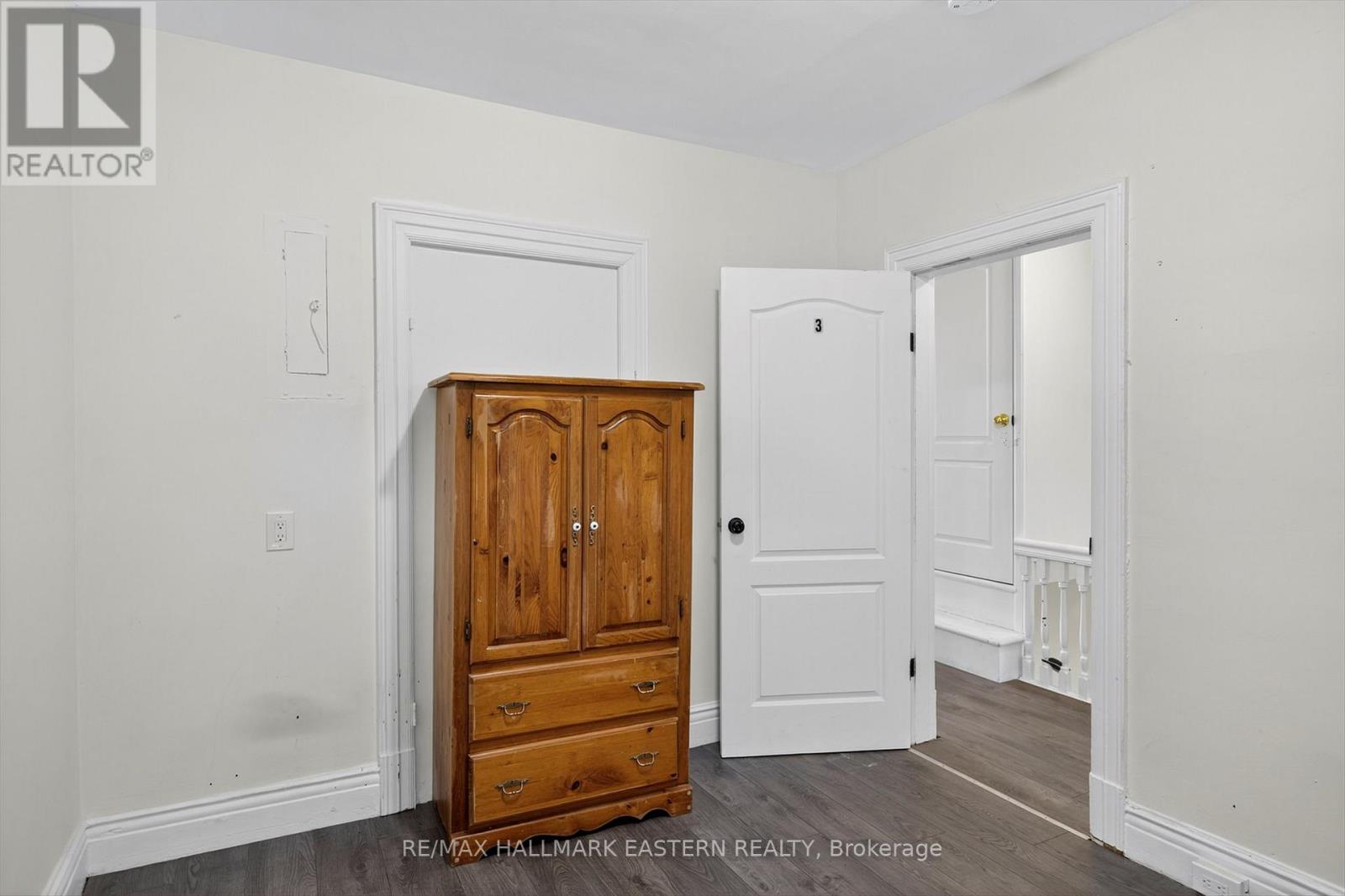 271 Thomas Street, Peterborough (Town Ward 3), Ontario  K9J 5E7 - Photo 28 - X12644024