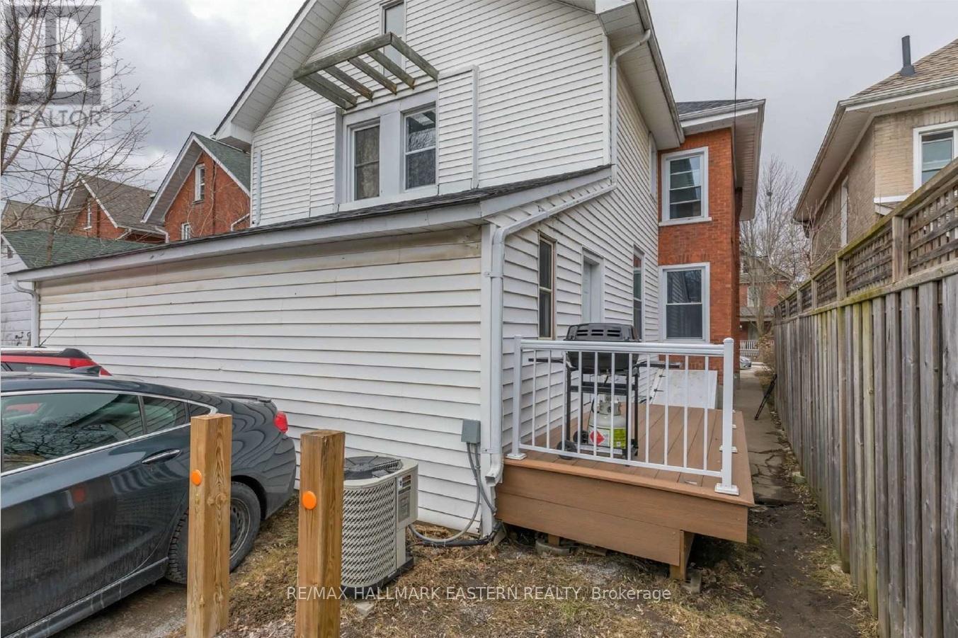 271 Thomas Street, Peterborough (Town Ward 3), Ontario  K9J 5E7 - Photo 49 - X12644024