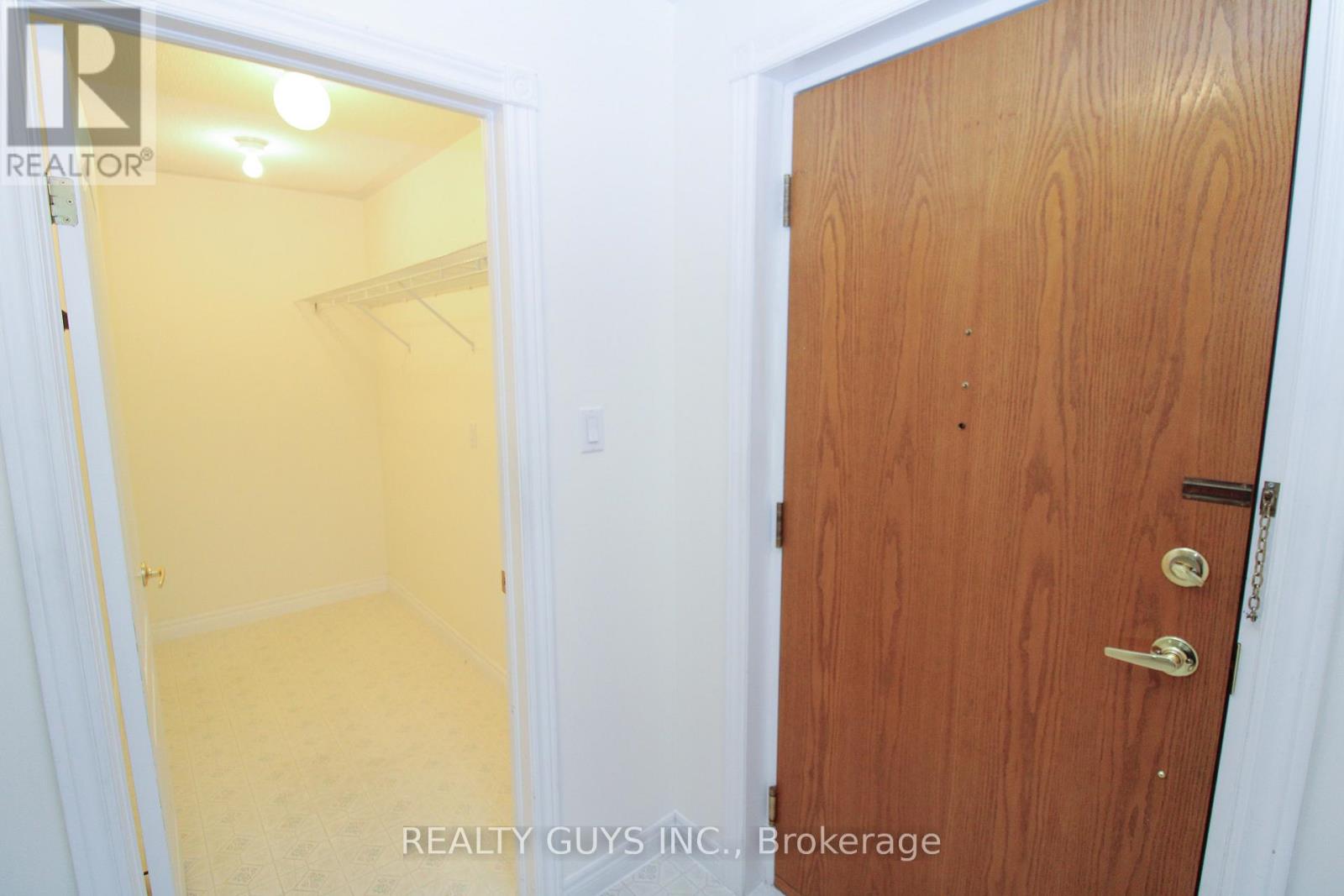 693 Whitaker Street, Peterborough (Ashburnham Ward 4), Ontario  K9H 7K3 - Photo 18 - X12644070