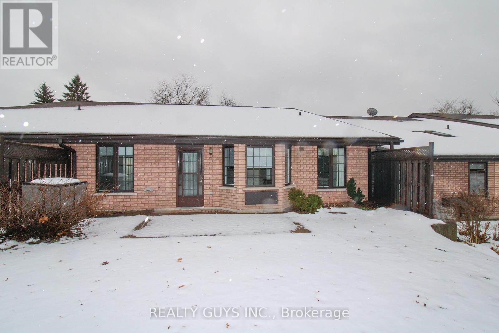 693 Whitaker Street, Peterborough (Ashburnham Ward 4), Ontario  K9H 7K3 - Photo 4 - X12644070