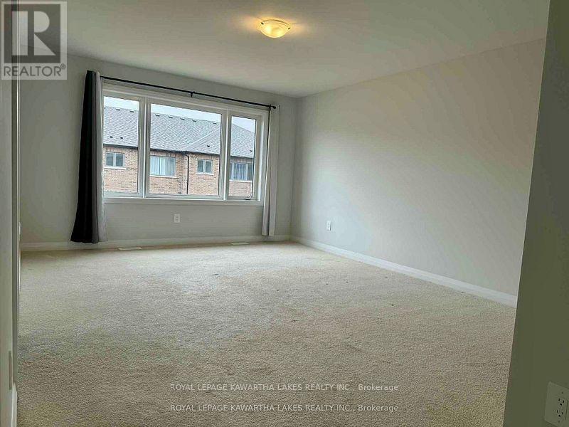 19 Keenan Street, Kawartha Lakes (Lindsay), Ontario  K9V 6C2 - Photo 11 - X12644470