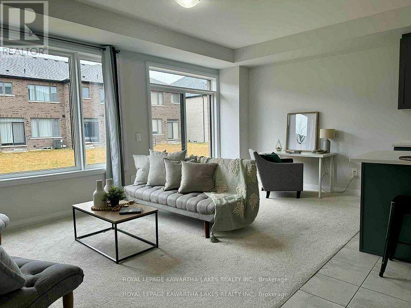 19 Keenan Street, Kawartha Lakes (Lindsay), Ontario  K9V 6C2 - Photo 4 - X12644470