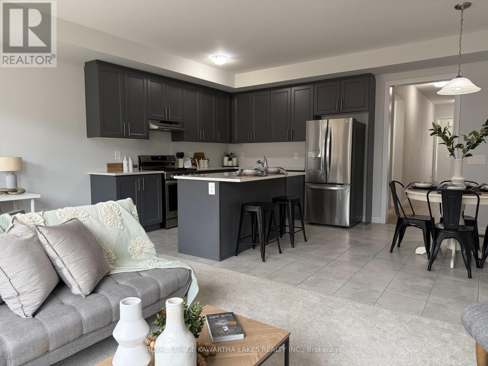 19 Keenan Street, Kawartha Lakes (Lindsay), Ontario  K9V 6C2 - Photo 9 - X12644470