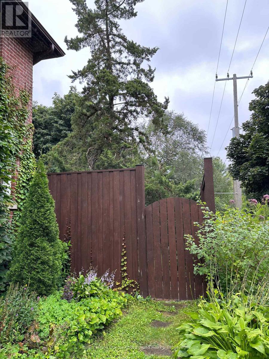 420 Albertus Avenue N, Peterborough (Town Ward 3), Ontario  K9J 4Z8 - Photo 3 - X12645056