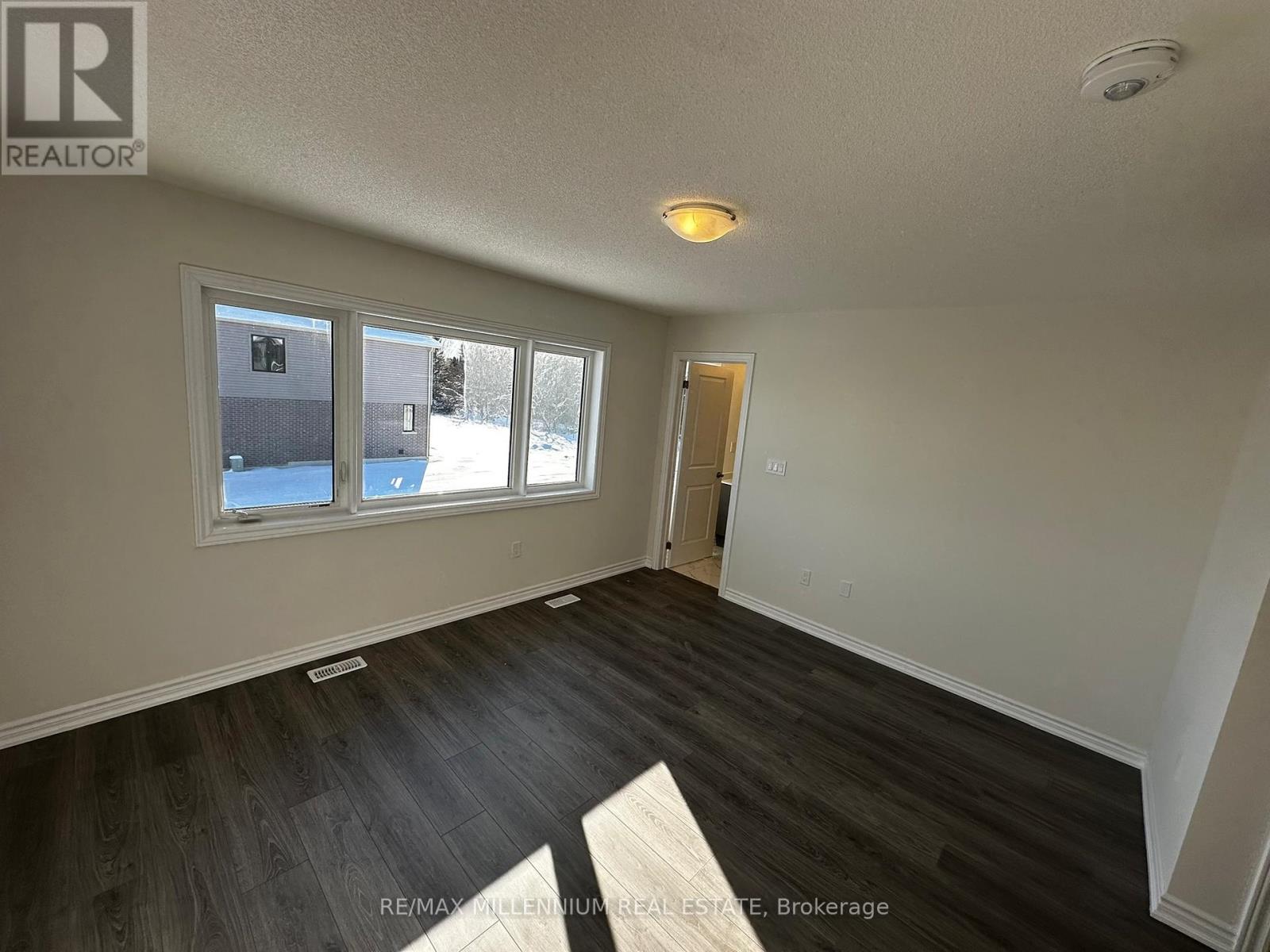 103 Watts Mews, Kawartha Lakes (Lindsay), Ontario  K9V 5V4 - Photo 16 - X12645582