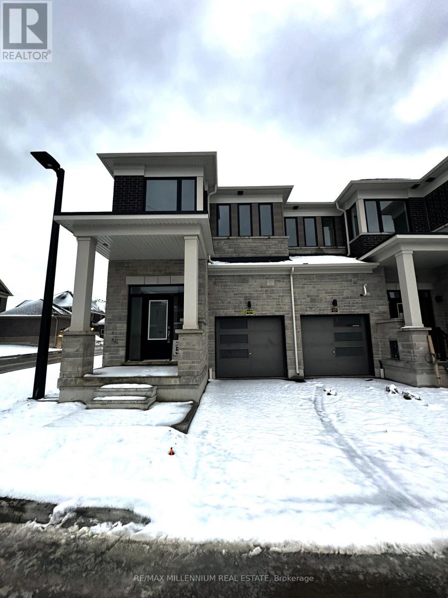 103 Watts Mews, Kawartha Lakes (Lindsay), Ontario  K9V 5V4 - Photo 2 - X12645582