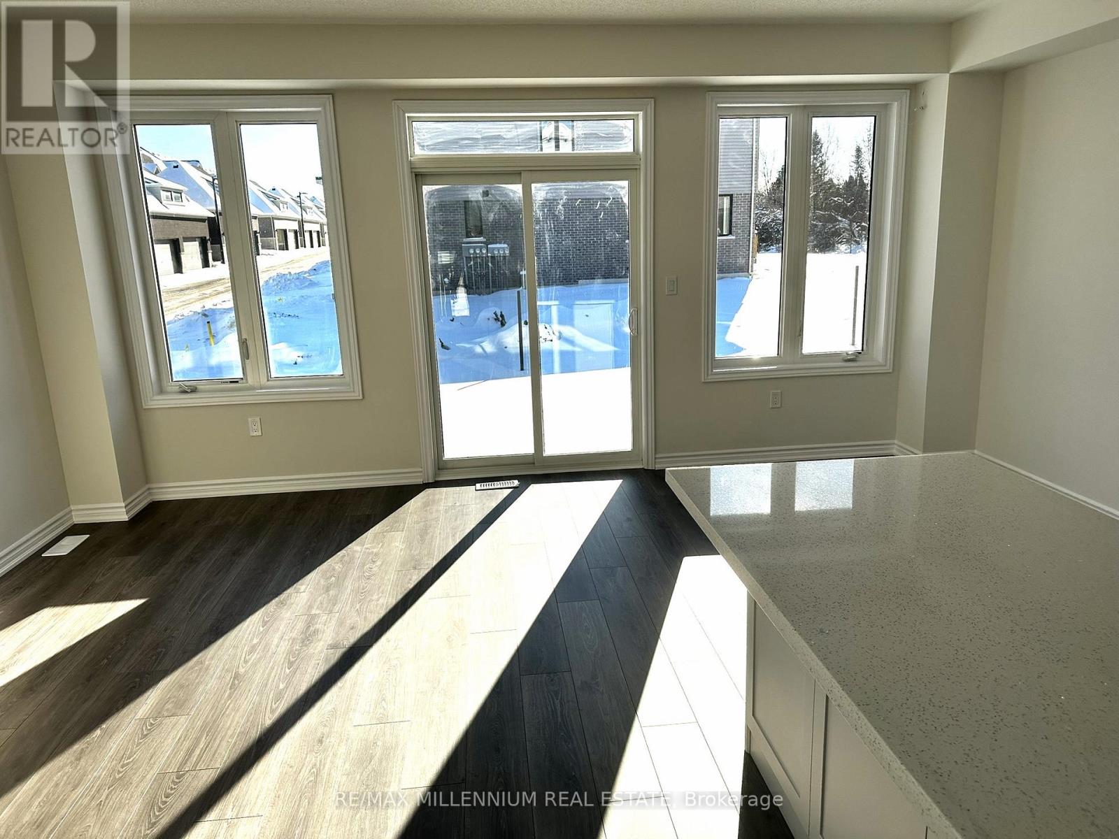 103 Watts Mews, Kawartha Lakes (Lindsay), Ontario  K9V 5V4 - Photo 6 - X12645582