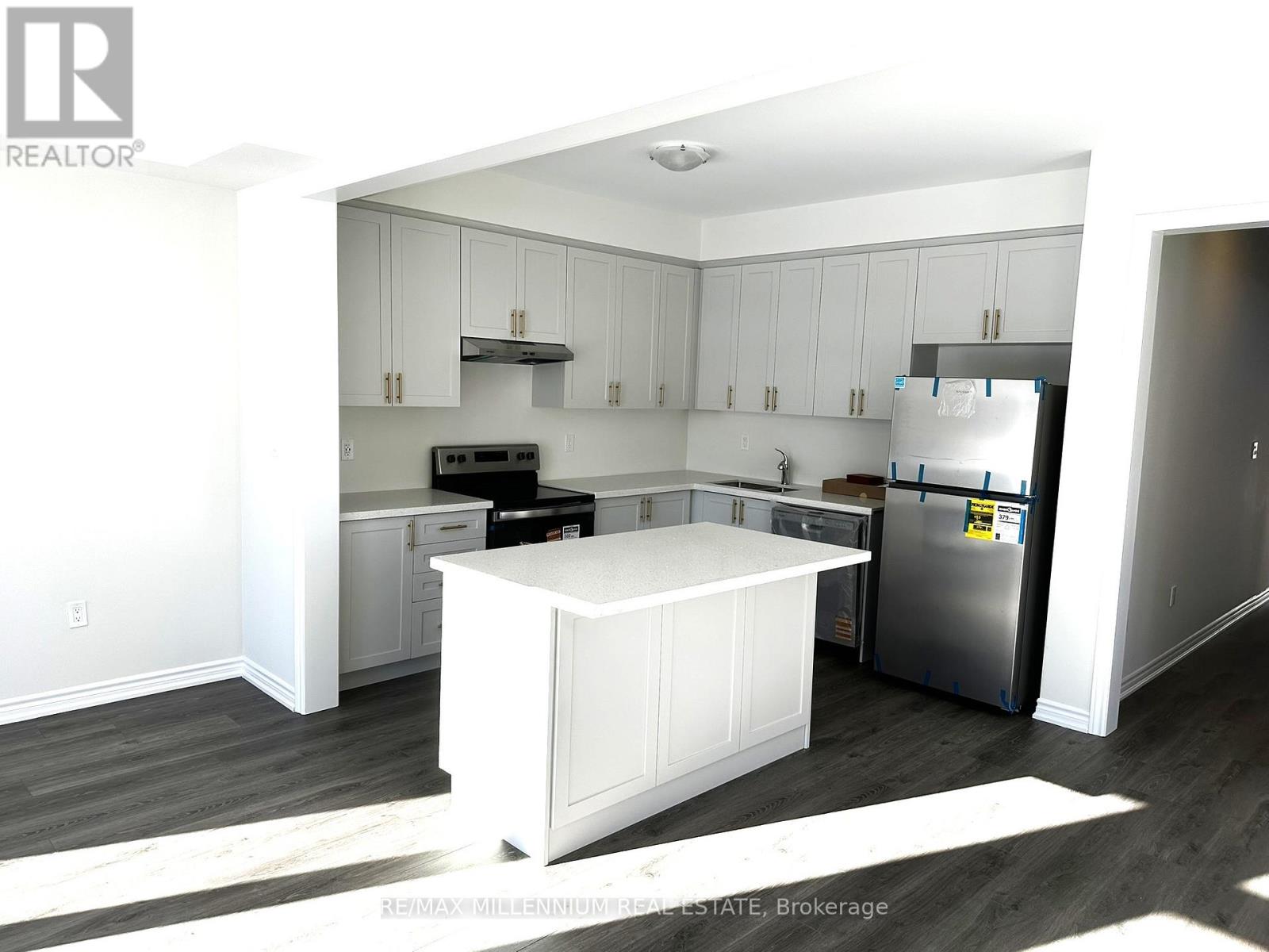 103 Watts Mews, Kawartha Lakes (Lindsay), Ontario  K9V 5V4 - Photo 7 - X12645582