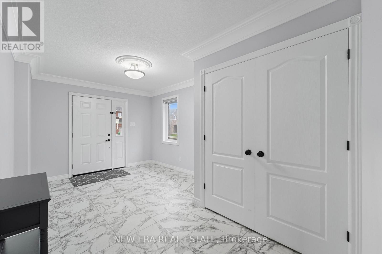 907 Bramford Terrace, Peterborough (Monaghan Ward 2), Ontario  K9K 0H3 - Photo 2 - X12646910