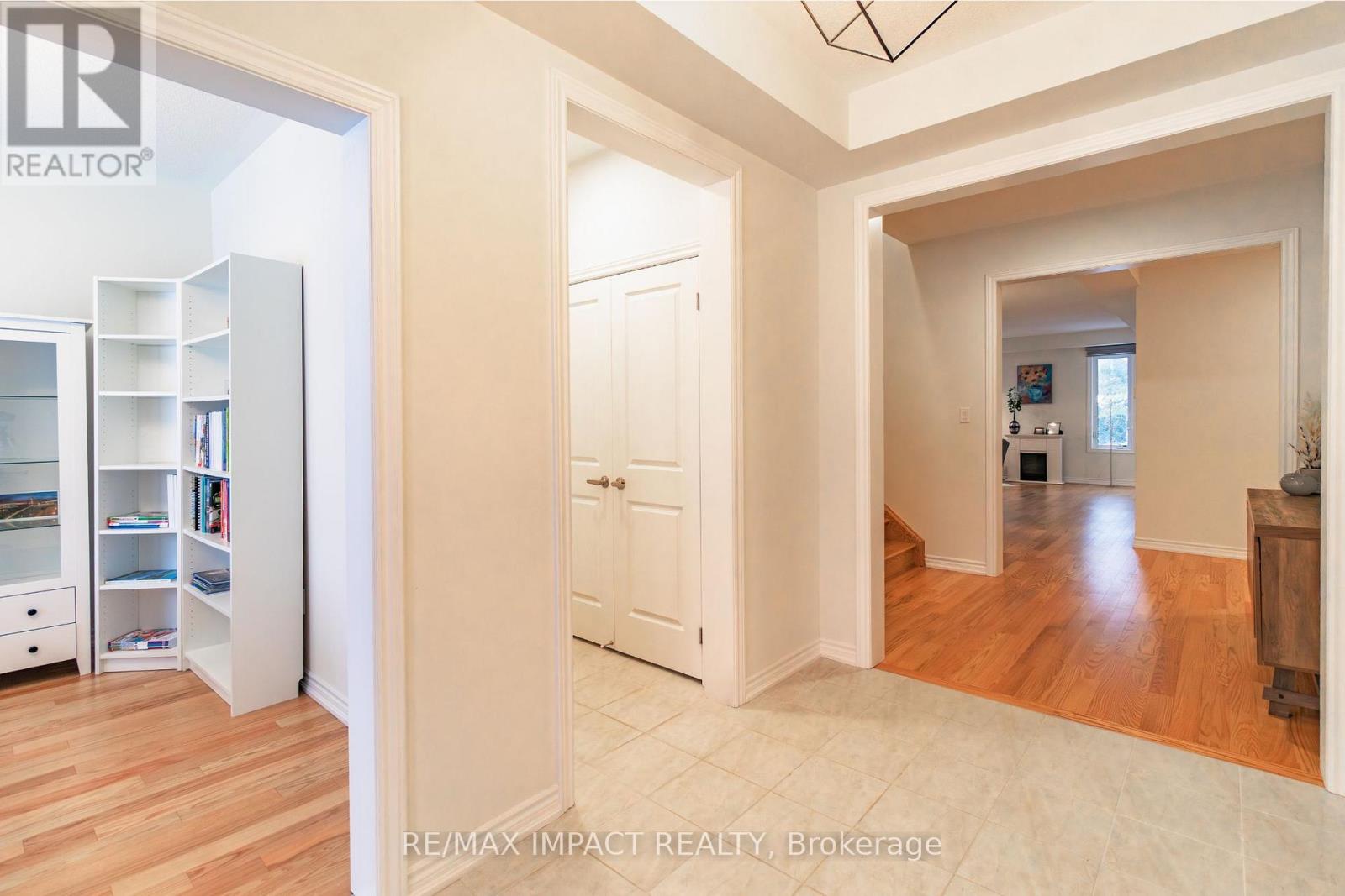 39 Connolly Road, Kawartha Lakes (Lindsay), Ontario  K9V 0P1 - Photo 3 - X12647052