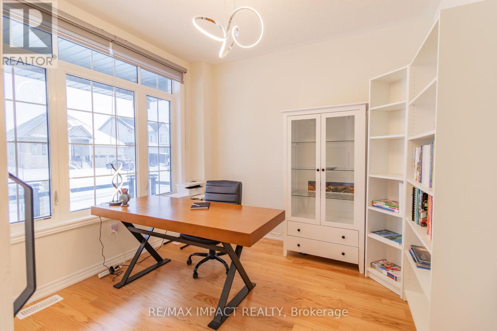 39 Connolly Road, Kawartha Lakes (Lindsay), Ontario  K9V 0P1 - Photo 4 - X12647052