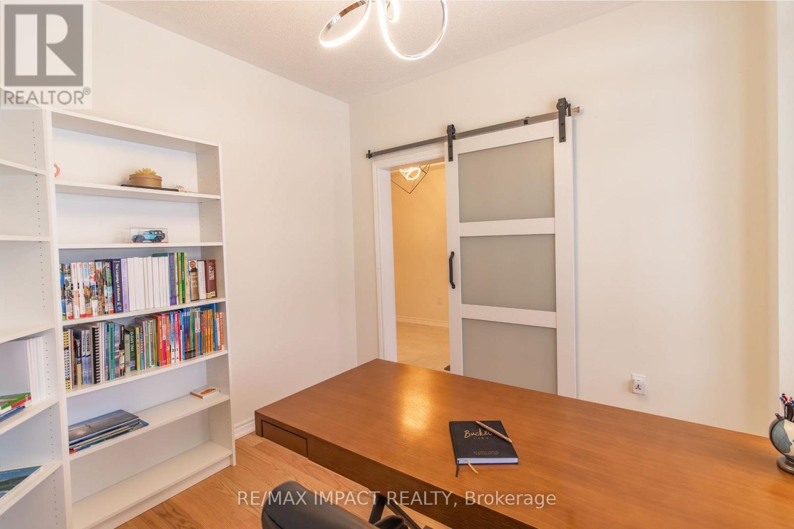 39 Connolly Road, Kawartha Lakes (Lindsay), Ontario  K9V 0P1 - Photo 5 - X12647052