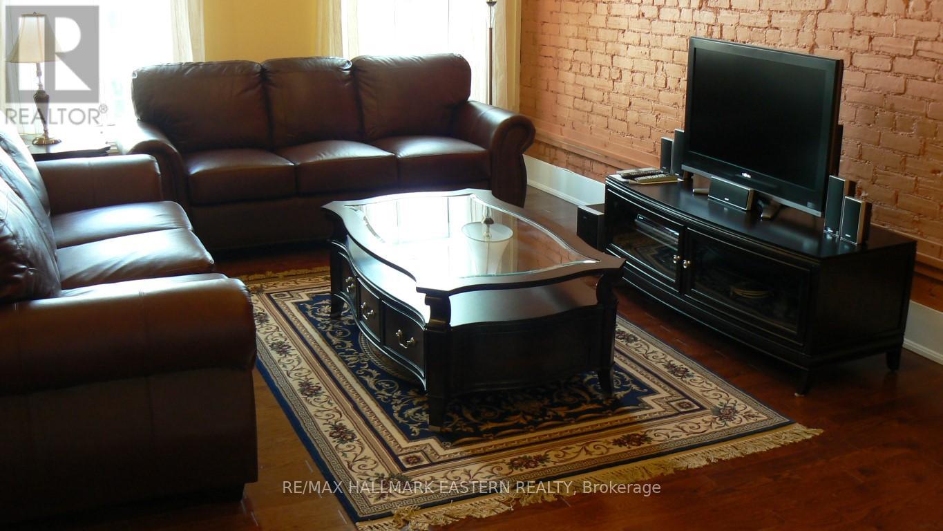 1 - 416 Chambers Street, Peterborough (Town Ward 3), Ontario  K9H 3V1 - Photo 4 - X12647308