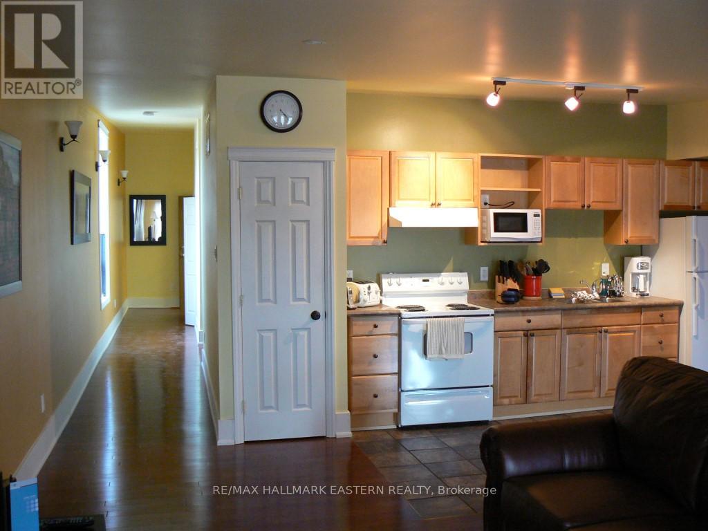 1 - 416 Chambers Street, Peterborough (Town Ward 3), Ontario  K9H 3V1 - Photo 5 - X12647308