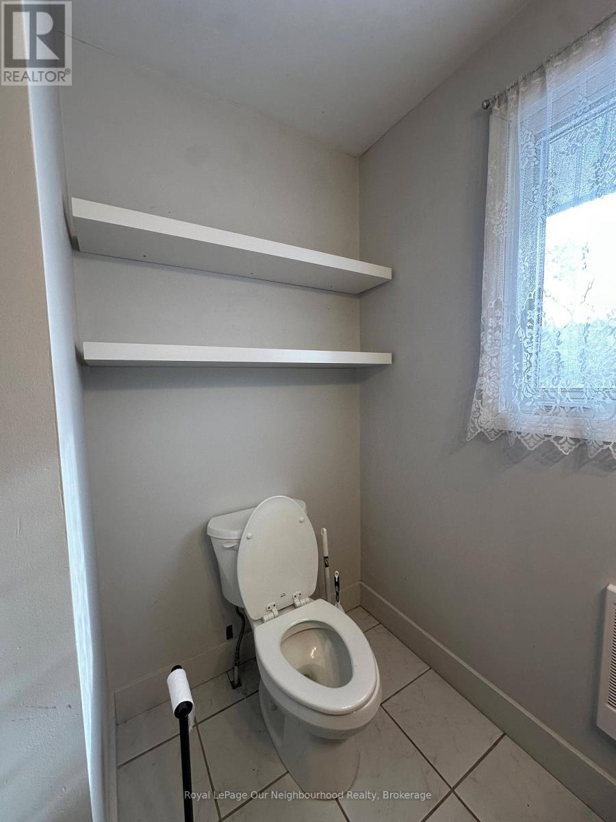 22 Springbrook Drive, Peterborough (Monaghan Ward 2), Ontario  K9J 1L1 - Photo 17 - X12648884