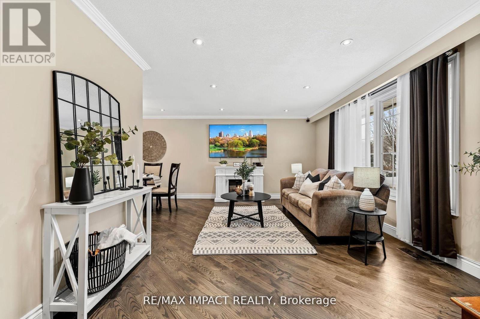 1158 Weller Street, Peterborough (Monaghan Ward 2), Ontario  K9J 7M8 - Photo 3 - X12649636