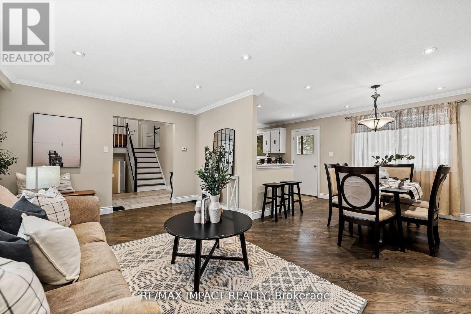 1158 Weller Street, Peterborough (Monaghan Ward 2), Ontario  K9J 7M8 - Photo 5 - X12649636