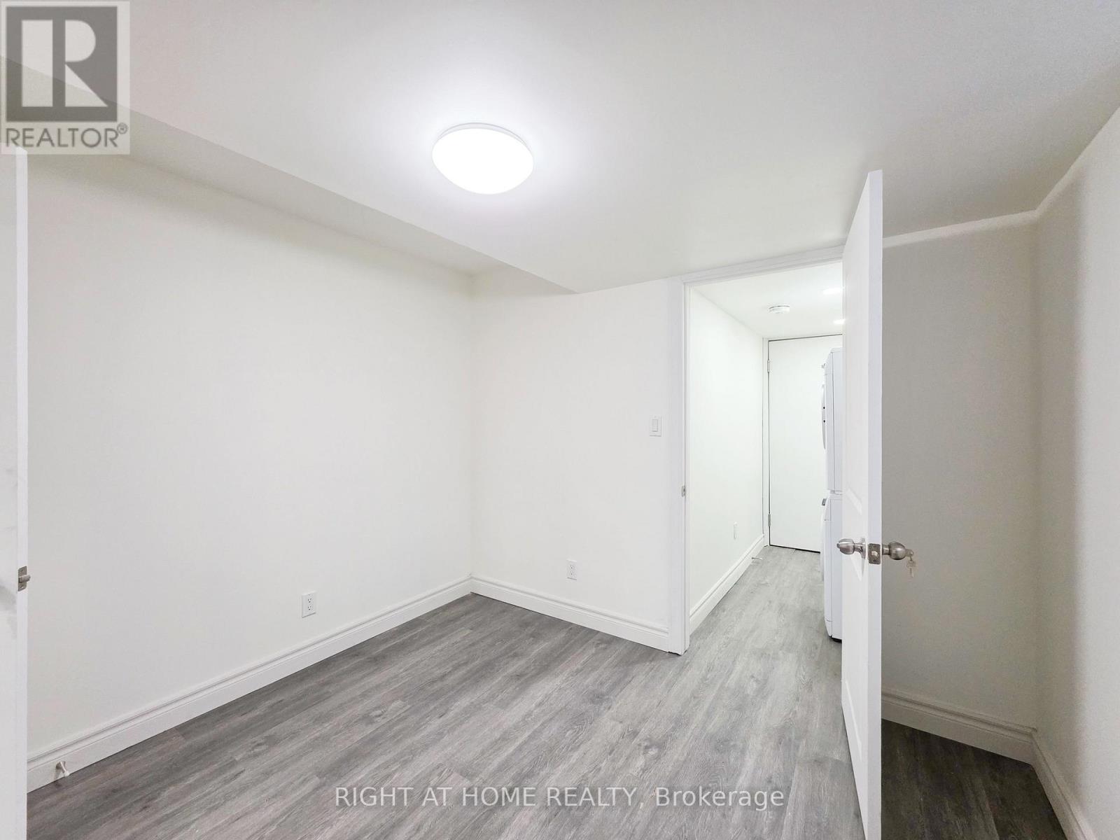 Lower - 948 Broadway Boulevard, Peterborough (Northcrest Ward 5), Ontario  K9H 0G8 - Photo 10 - X12649702