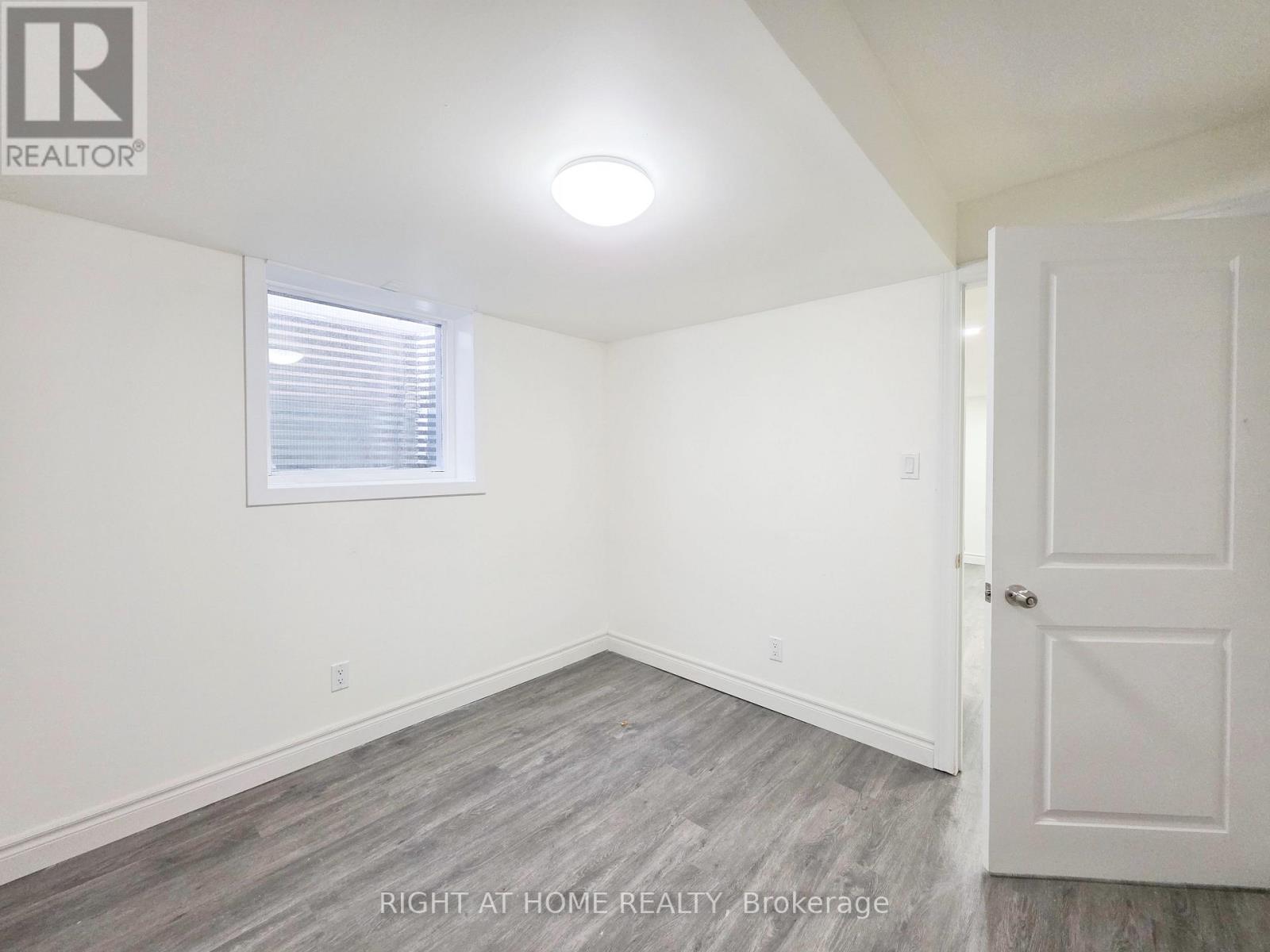 Lower - 948 Broadway Boulevard, Peterborough (Northcrest Ward 5), Ontario  K9H 0G8 - Photo 11 - X12649702