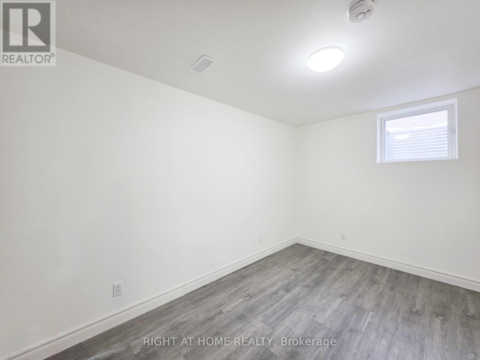 Lower - 948 Broadway Boulevard, Peterborough (Northcrest Ward 5), Ontario  K9H 0G8 - Photo 5 - X12649702