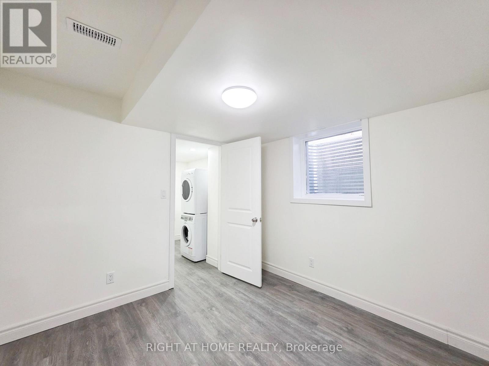 Lower - 948 Broadway Boulevard, Peterborough (Northcrest Ward 5), Ontario  K9H 0G8 - Photo 9 - X12649702